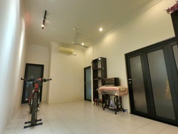 Toh Estate (D17), Terrace #205309301
